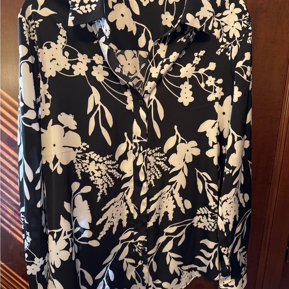 Maison D' Amelie Tops - Floral Black and White Women's SILK Top